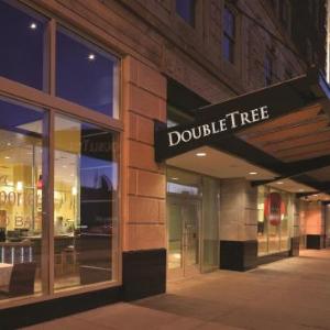 DoubleTree Suites by Hilton Hotel Detroit Downtown - Fort Shelby