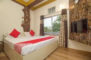OYO 38535 Hotel Centre Point, Chalsa