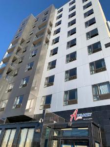 Astoria Delancy Inn & Suites, Long Island City