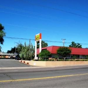 Klamath County Fairgrounds Hotels - Golden West Motel