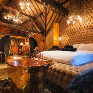 Hotels near Stonor Park - Crazy Bear Stadhampton