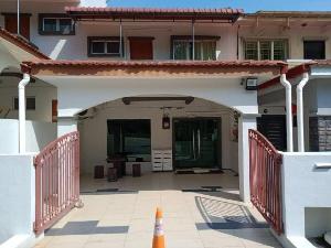 Grandview Vip Home, Raub