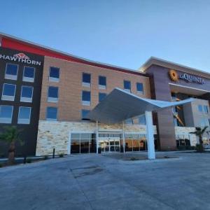 La Quinta Inn & Suites by Wyndham Del Rio