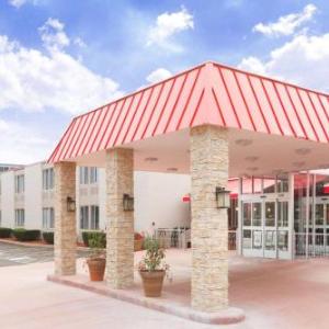 Hotels near Chicago Executive Airport - Ramada Plaza by Wyndham Chicago North Shore