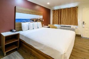 Hyland Inn near Legoland, Carlsbad