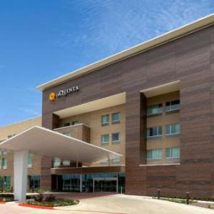 La Quinta Inn & Suites by Wyndham Round Rock near Kalahari