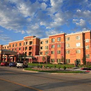 Courtyard by Marriott Omaha Aksarben Village