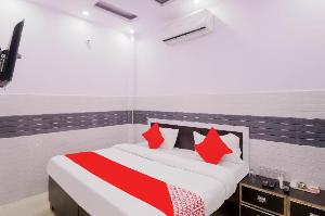 Vaccinated Staff - OYO 79597 Hotel Sapphire, Panipat
