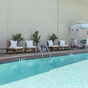 Candlewick Inn and Suites
