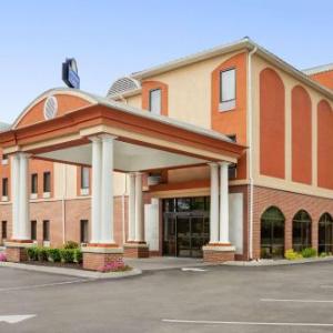 Days Inn & Suites by Wyndham Murfreesboro