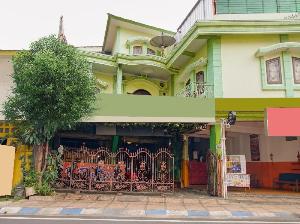 OYO Life 3103 Opo Homestay & Kost, Banten