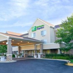 Hotels near Chicago Executive Airport - Holiday Inn Express Hotel & Suites Chicago-Deerfield/Lincolnshire