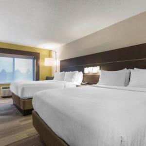 Hotels near Pheasant Run - Holiday Inn Express & Suites Chicago West - St Charles