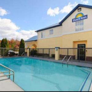 Days Inn by Wyndham Lincoln