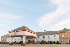 Super 8 by Wyndham Salina, Salina