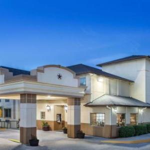 Texas Hall Arlington Hotels - Days Inn by Wyndham Arlington