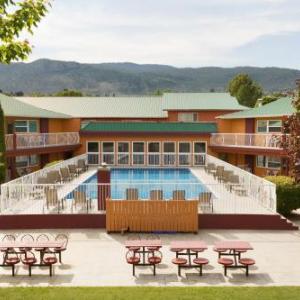 Cleland Theatre Hotels - Days Inn & Conference Centre by Wyndham Penticton