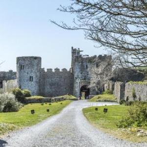 Castle House - Manorbier Castle - 5 Bedroom Castle House - Manorbier