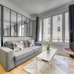 Champs-Elysées - Prestige apartment with lift avenue Matignon