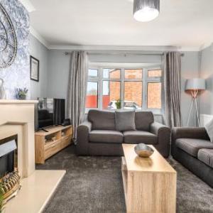 Central Bedford Brand New ENTIRE House - Contractor & Leisure - FREE Parking by ComfyWorkers