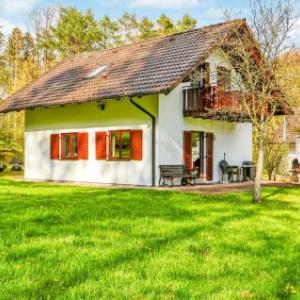 Beautiful home in Kirchheim with Sauna WiFi and 4 Bedrooms