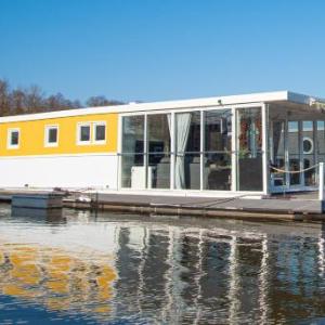 Schwimmendes Ferienhaus Sundowner - a47588