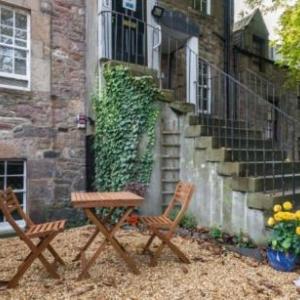 Unique Main Door With Private Garden Edinburgh