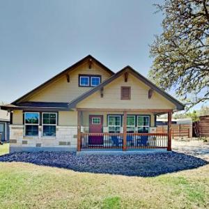 Canyon Lake Retreat - Next to Potters Creek Park home