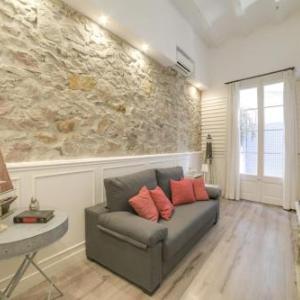 Stylish 1 Bedroom Apartment with Terrace in Lesseps