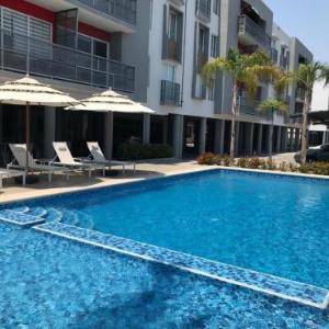 Departamento con BONITA VISTA  BALCÓN y ALBERCA !! en CERRITOS - 406 A -