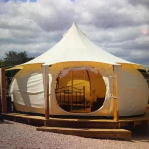 Stunning Lotus tent self contained luxury sleeps 6