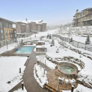 Luxurious 2 BR in Canyons Village - Walk to Slopes! condo