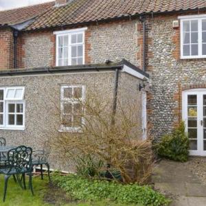 Hollyhock Cottage -UK33553