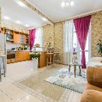 Stunning 2-room apartment on Khreshchatyk 