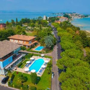 Hi Hotels Sirmione - Heated Lakeview Pool