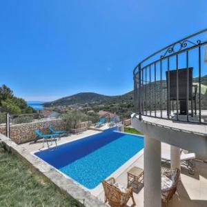 Awesome home in Vinisce with Outdoor swimming pool Internet and 3 Bedrooms