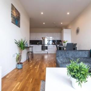 Modern 2-Bed Apartment in Ashford Kent