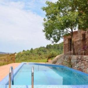 Falset Villa Sleeps 8 with Pool