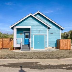 Coral Beach House - Oyhut Bay Seaside Village