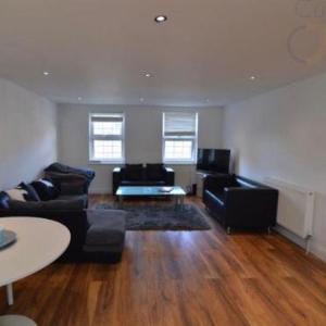 Large One Bedroom Apartment Aldgate East Free WiFi