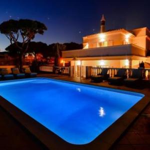 Villa in Vale do Garrao Sleeps 8