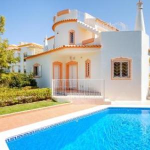 Villa in Gale de Cima Sleeps 7 with Pool Air Con and WiFi