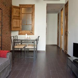 Entire house - 2-bedroom apartment near Sagrada Familia