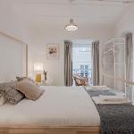 Sunny Bairro Alto / Chiado Apt by TimeCooler Lisbon 