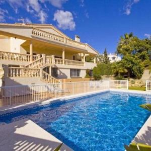 VILLA MODERNA Y ELEGANTE EN CALPE CON PISCINA