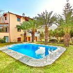 Villa Karteros with private swimming pool 