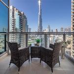 Lavish 2BR with Picturesque Burj Khalifa Views! Dubai 