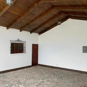 Casa Chula / Céntrica con jardín terraza y parqueo