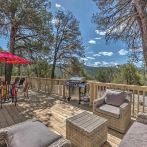 Charming Ruidoso House with Deck and Mtn Views!