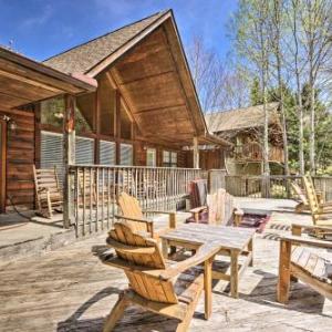 Cabin Escape by Dollywood and Pigeon Forge Pkwy